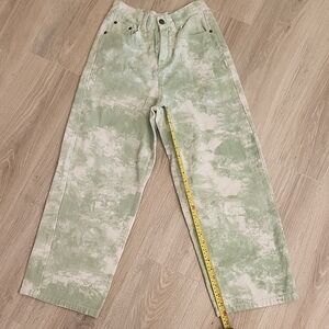 Shekou | Stylish Green and White Wide Leg Cropped Jeans